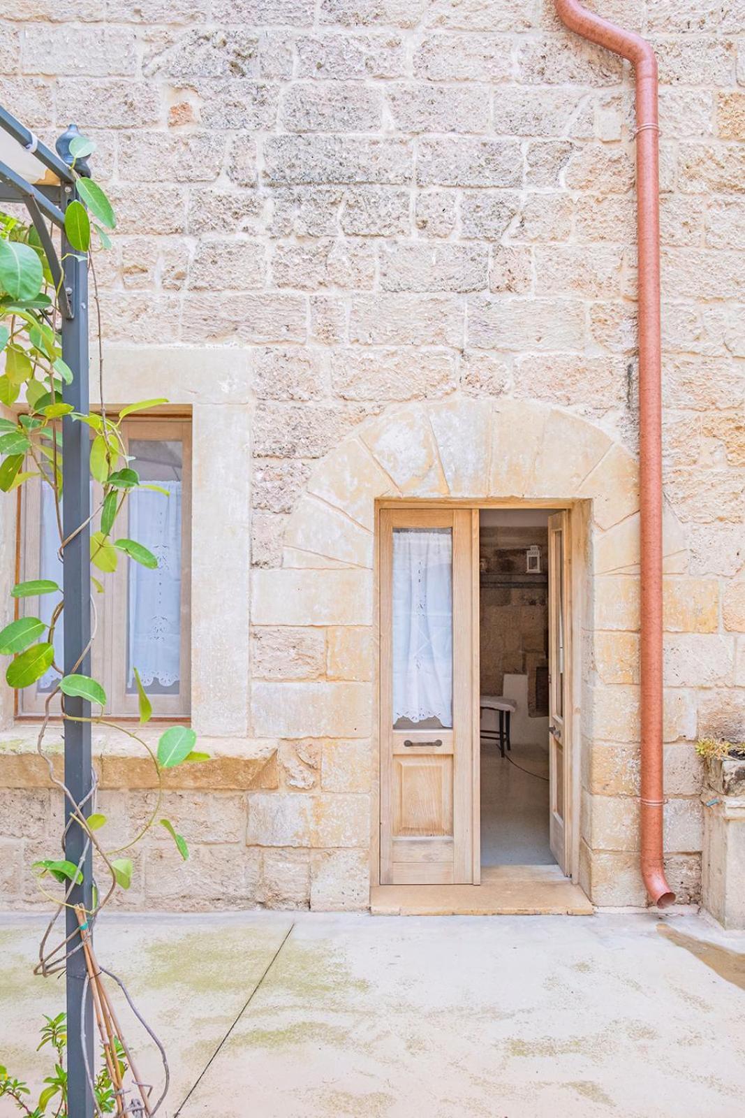Historia- Dimore Corte Chiesa Corigliano dʼOtranto Exterior foto